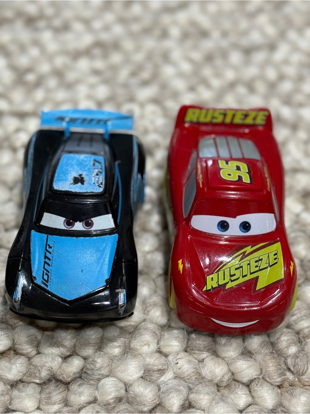 Lightning McQueen & Jackson Storm - Disney Cars